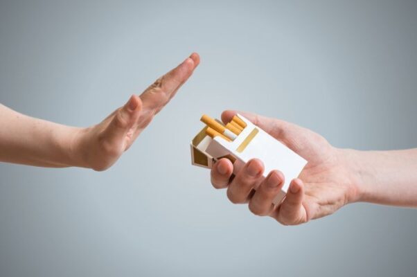 Hút thuốc không chỉ gia tăng nguy cơ đột quỵ mà còn nhiều bệnh lý khác