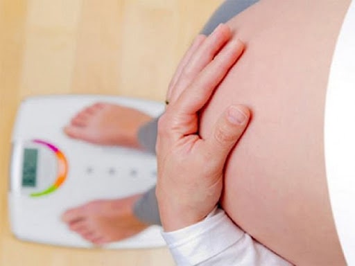 dấu hiệu mẹ bầu cần đi khám