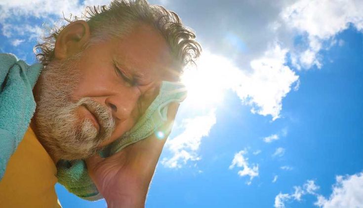 Hướng dẫn sơ cứu sốc nhiệt (say nắng) đúng chuẩn y khoa: Đừng làm sai bước này!