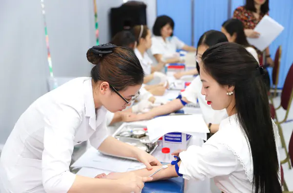 Sức khỏe cho người đi làm cuối năm